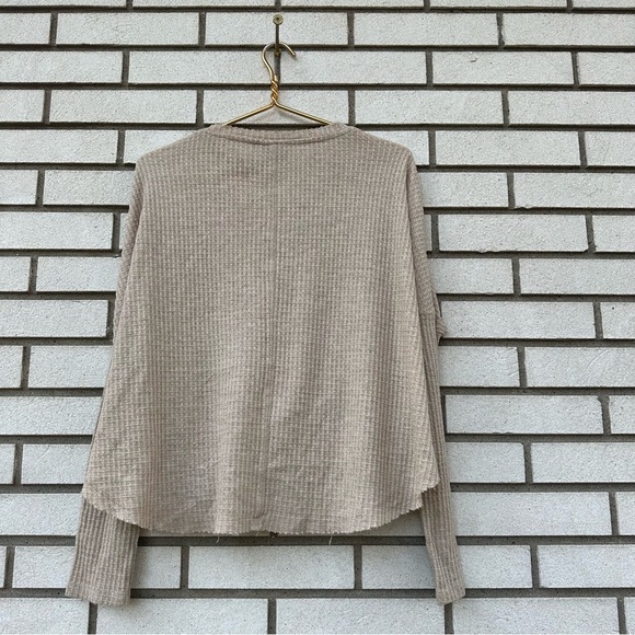 Urban Outfitters Out From Under Jojo Beige Waffle Knit Button Thermal Top M - Picture 12 of 14